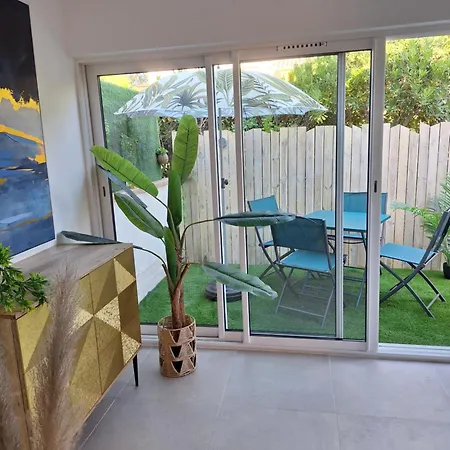 Mimilou Agathines Apartamento *